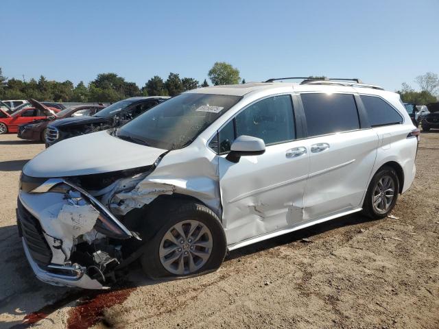 Global Auto Auctions: 2022 TOYOTA SIENNA XLE