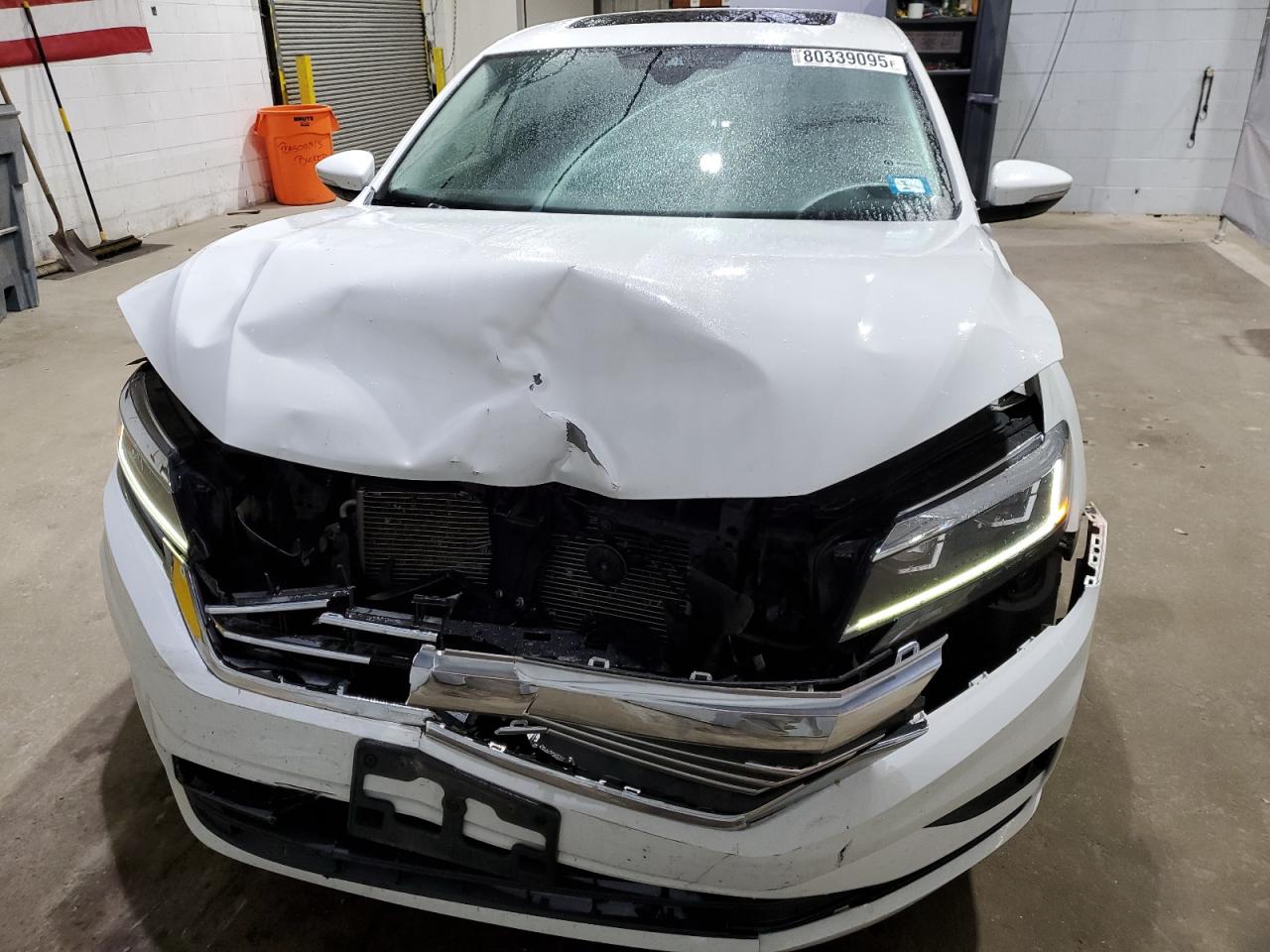 VOLKSWAGEN PASSAT SE