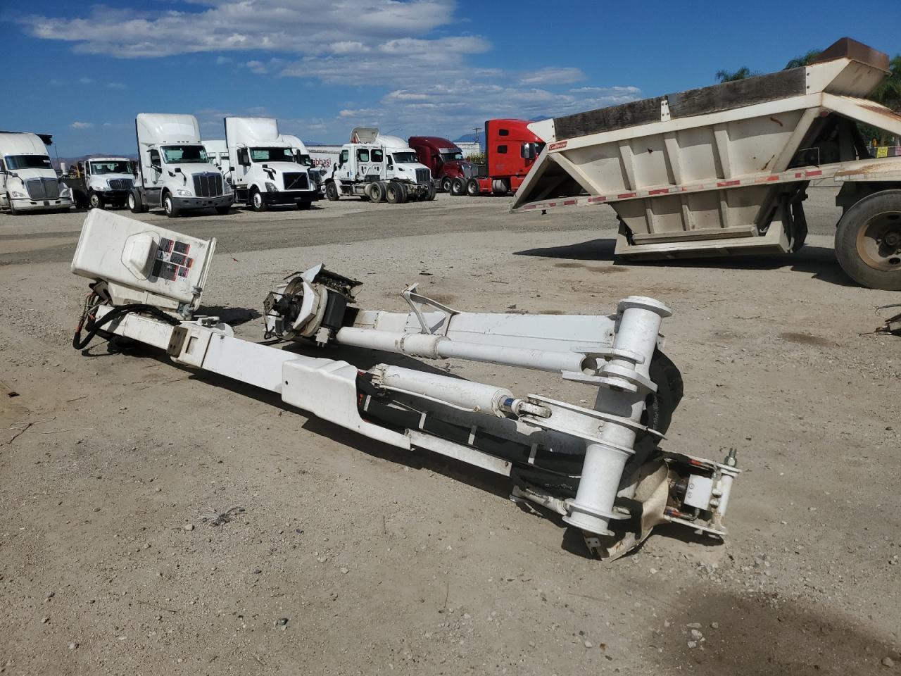 Lot #3260687535 2021 ALTE LIFT