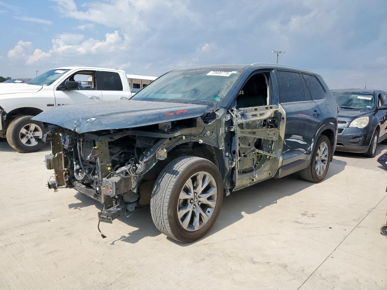 TOYOTA HIGHLANDER XLE