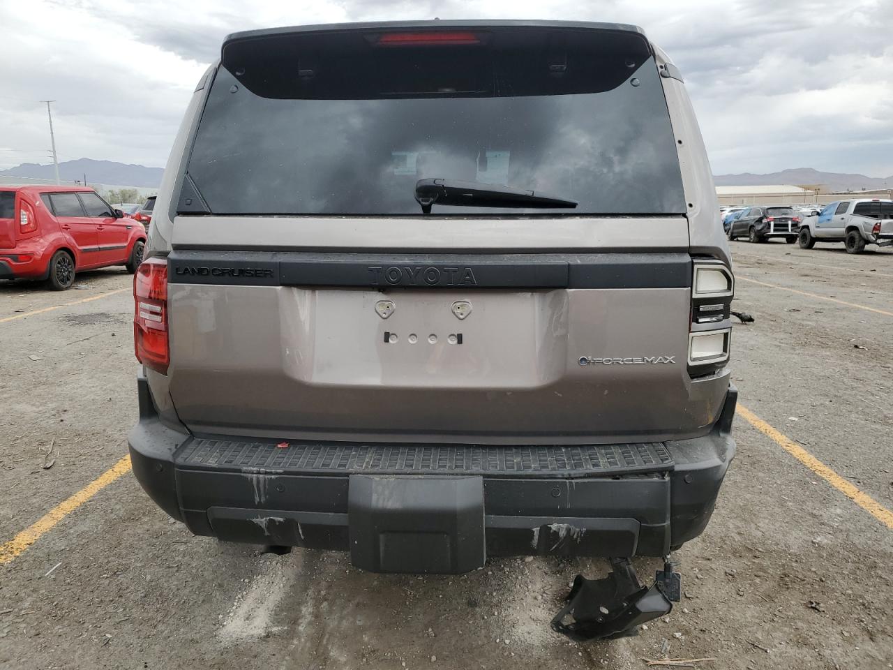 TOYOTA LAND CRUISER BASE