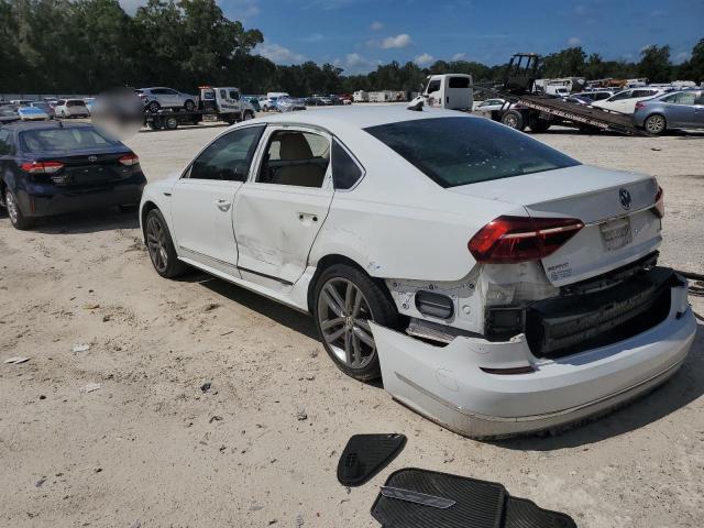 2017 VOLKSWAGEN PASSAT R-L 1VWDT7A3XHC019124