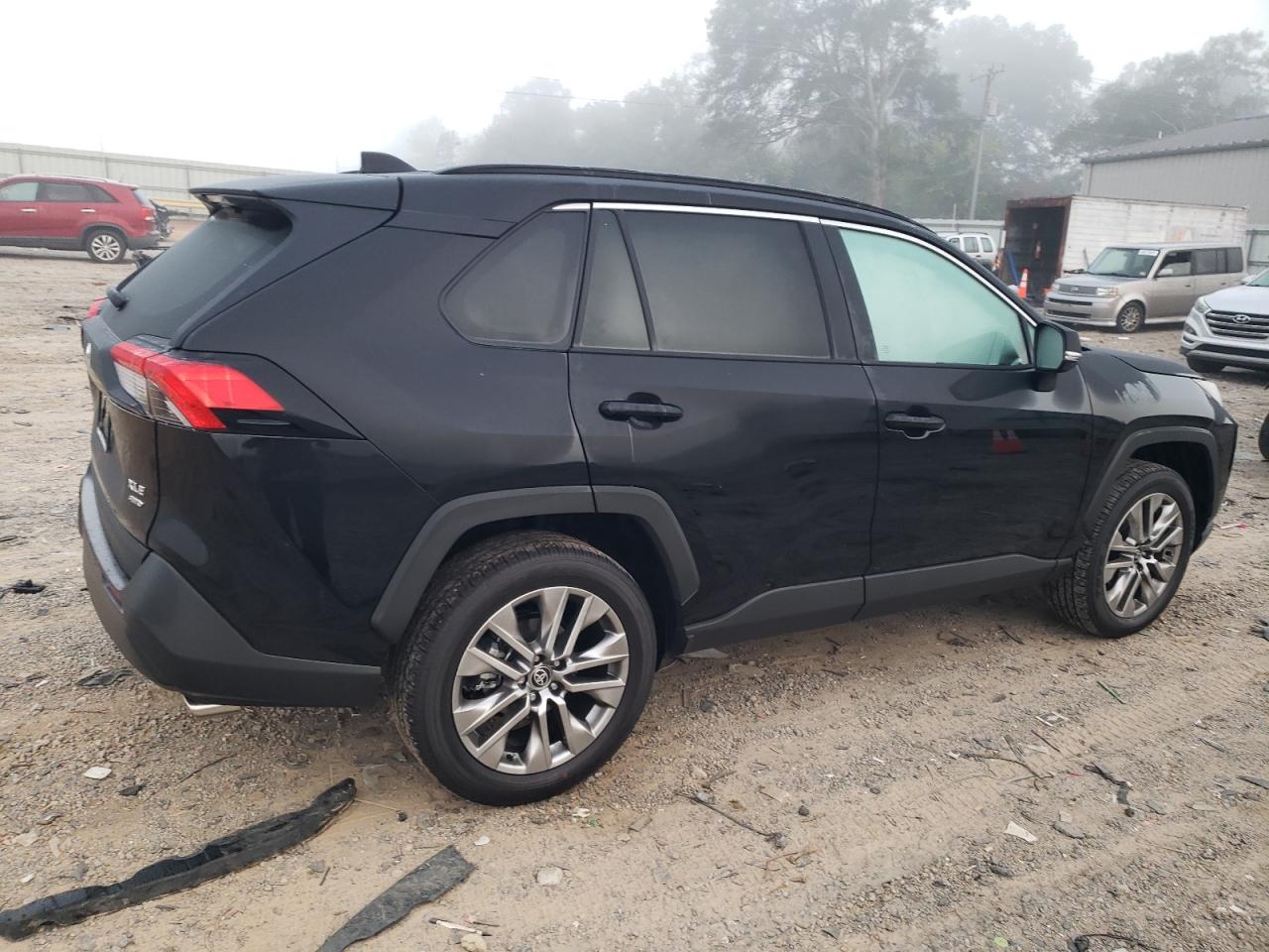 TOYOTA RAV4 XLE PREMIUM