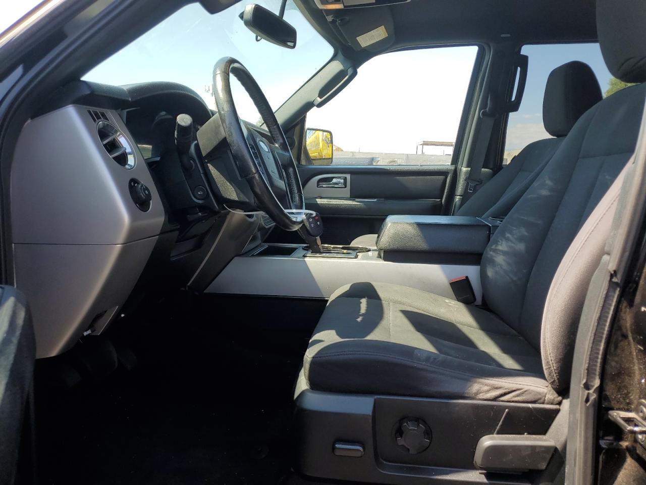 FORD EXPEDITION EL XLT