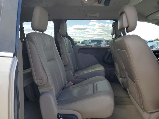 2015 CHRYSLER TOWN & COU 2C4RC1CG3FR754795