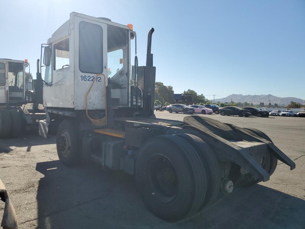 Lot #3245204612 2016 KALMAR OTTAWA4X2