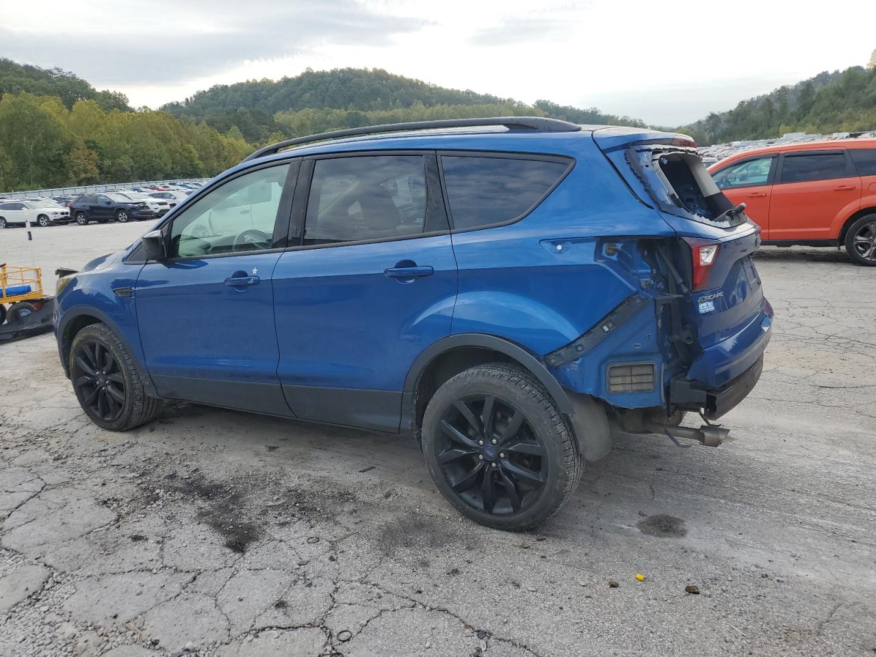 FORD ESCAPE SE