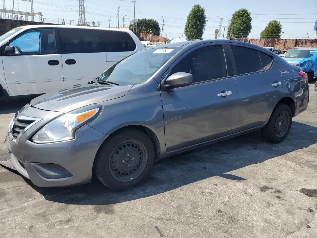 NISSAN VERSA S