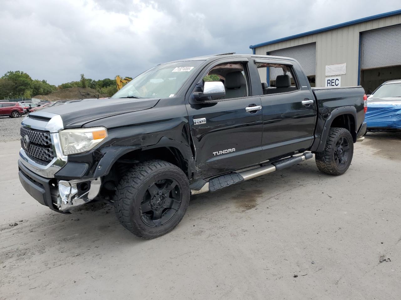 TOYOTA TUNDRA CREWMAX LIMITED