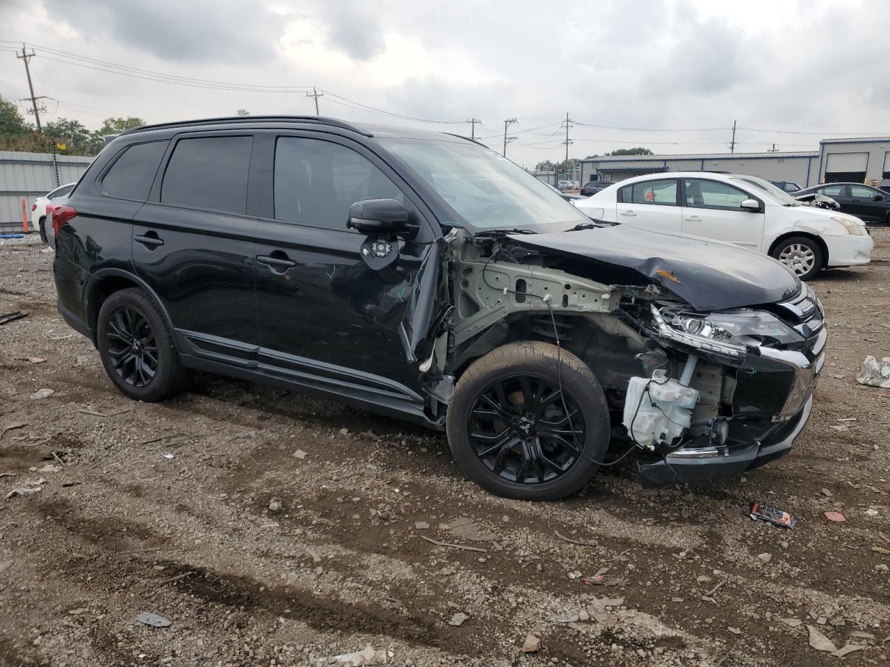 MITSUBISHI OUTLANDER SE