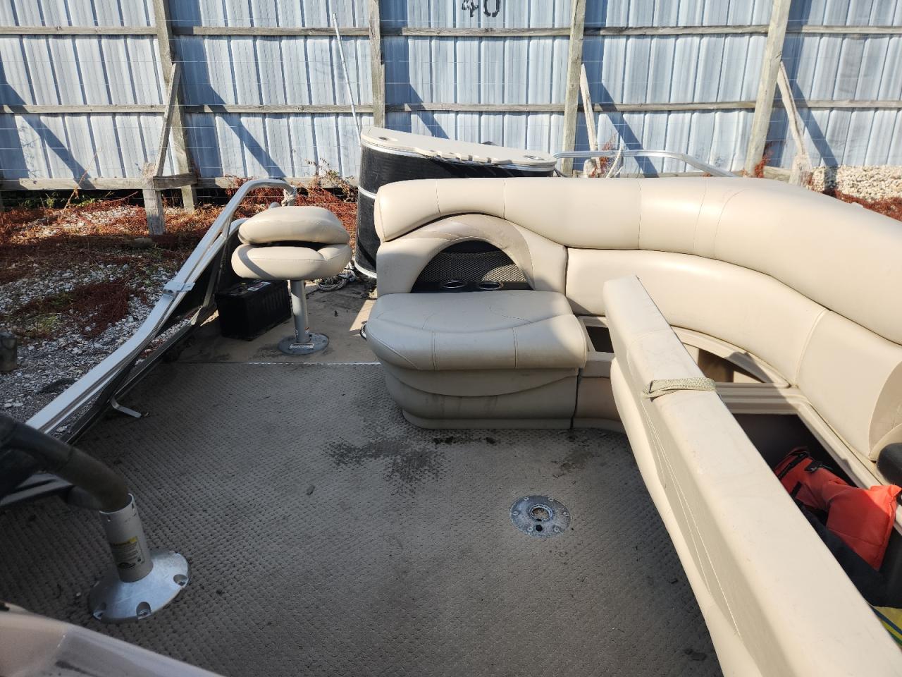 Lot #3248744840 2012 STARCRAFT BOAT