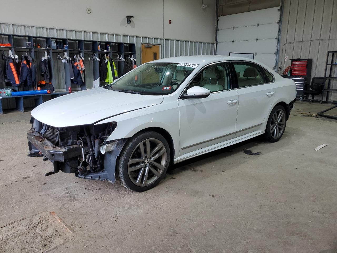 Lot #3237139009 2016 VOLKSWAGEN PASSAT S