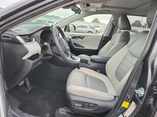 2019 TOYOTA RAV4 XLE P - JTMA1RFV8KJ017828
