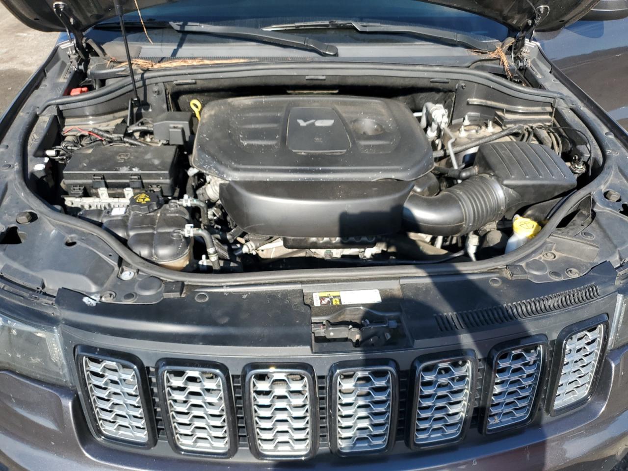 JEEP GRAND CHEROKEE LAREDO