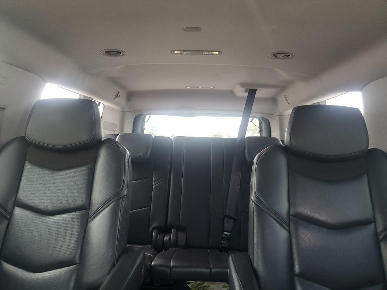 CADILLAC ESCALADE ESV LUXURY