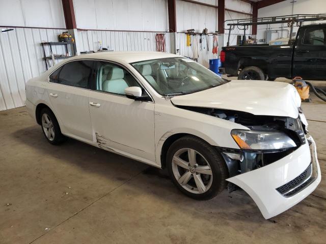 2014 VOLKSWAGEN PASSAT S - 1VWAT7A3XEC038092