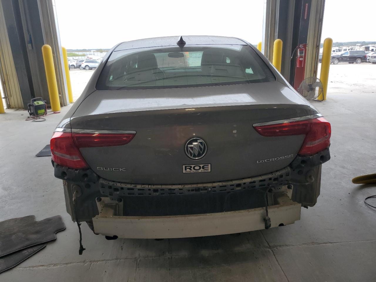 BUICK LACROSSE ESSENCE