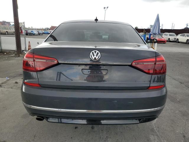 2017 VOLKSWAGEN PASSAT R-L 1VWDT7A30HC055324