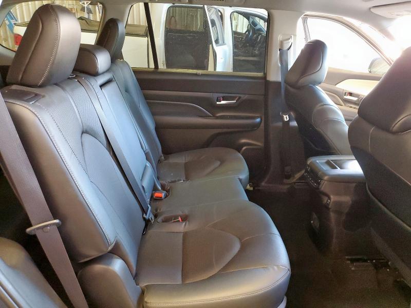 2024 TOYOTA GRAND HIGH 5TDAAAA5XRS007355