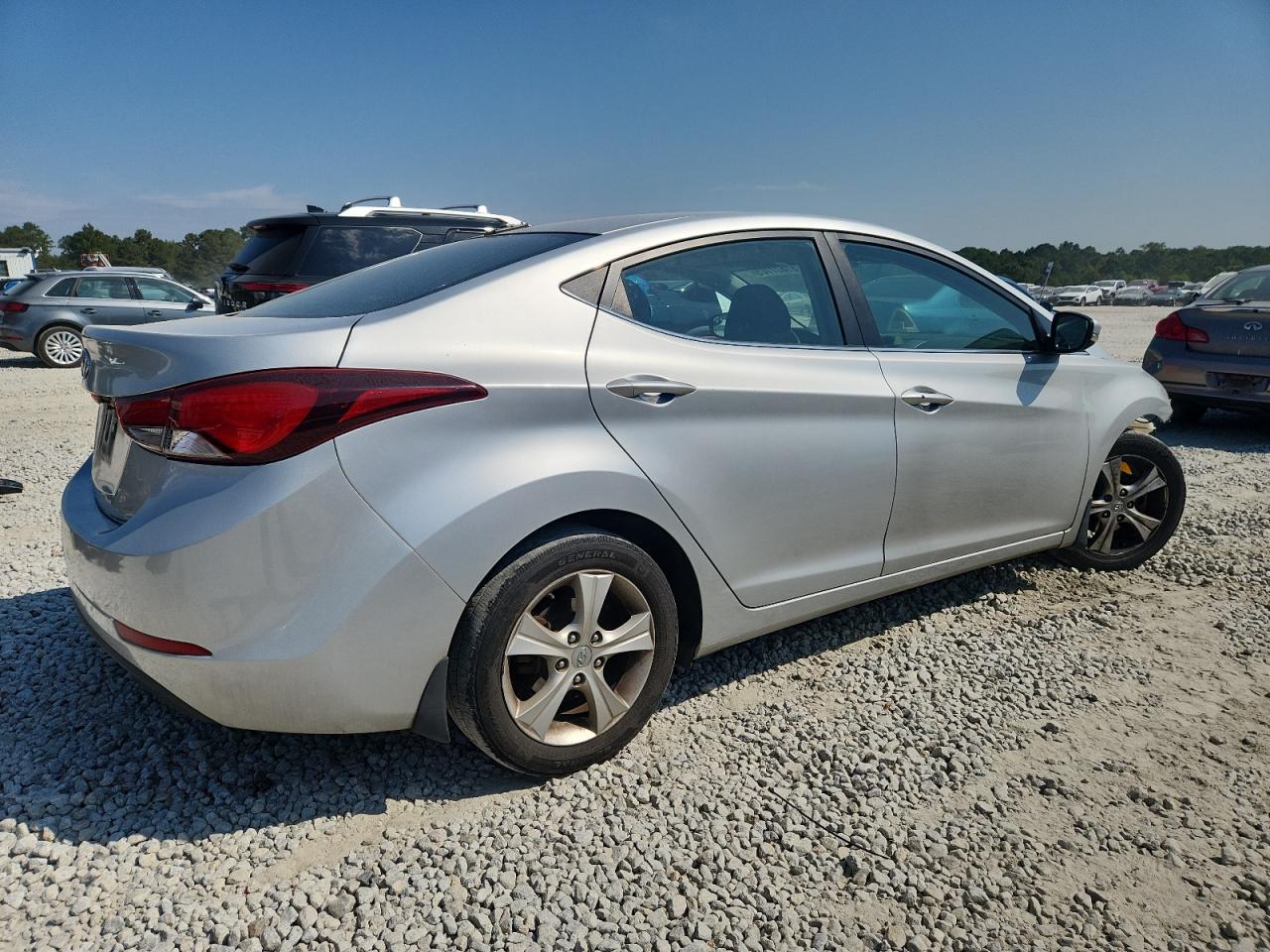 HYUNDAI ELANTRA SE