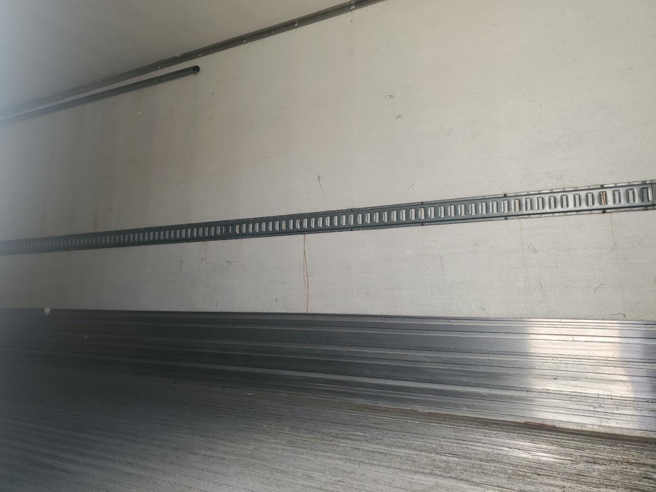 Lot #3240752137 2017 HINO 268