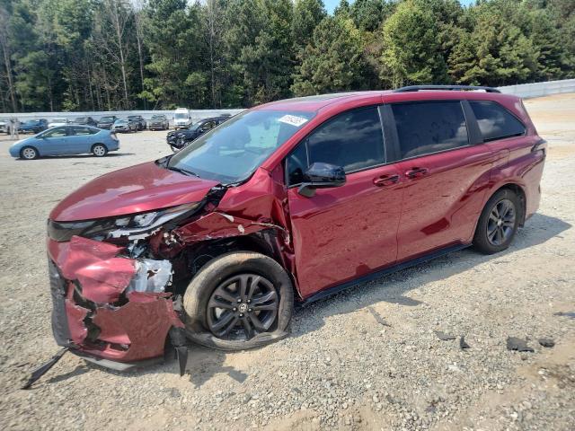 Global Auto Auctions: 2025 TOYOTA SIENNA XSE