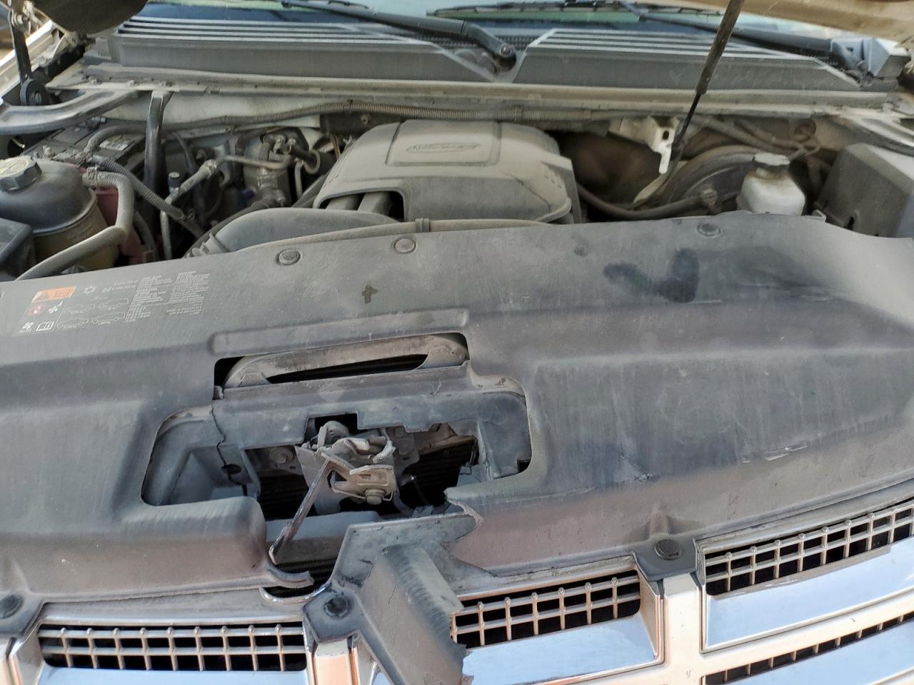 CADILLAC ESCALADE LUXURY