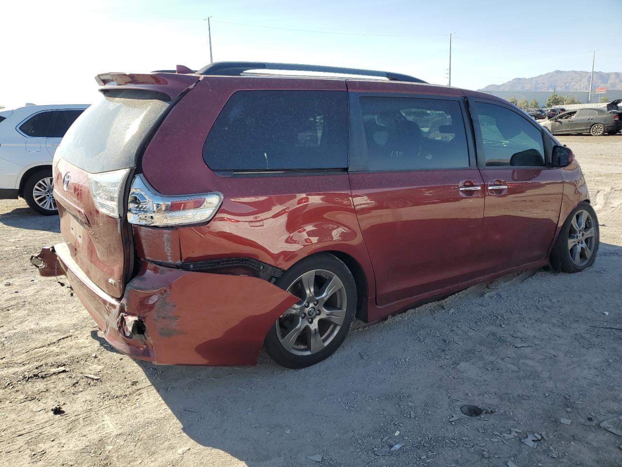 TOYOTA SIENNA SE
