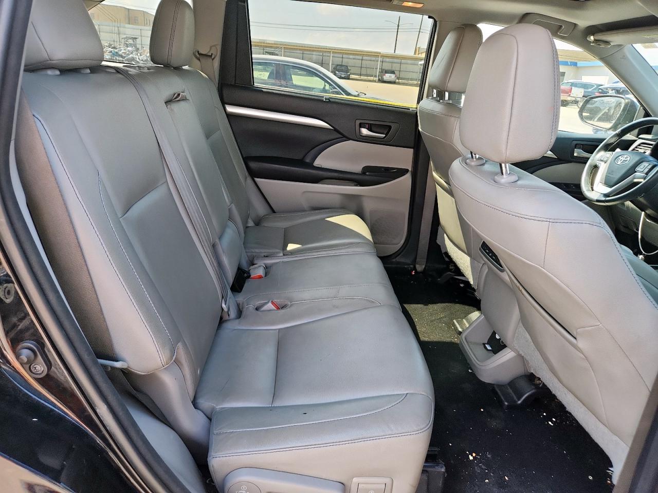 TOYOTA HIGHLANDER XLE