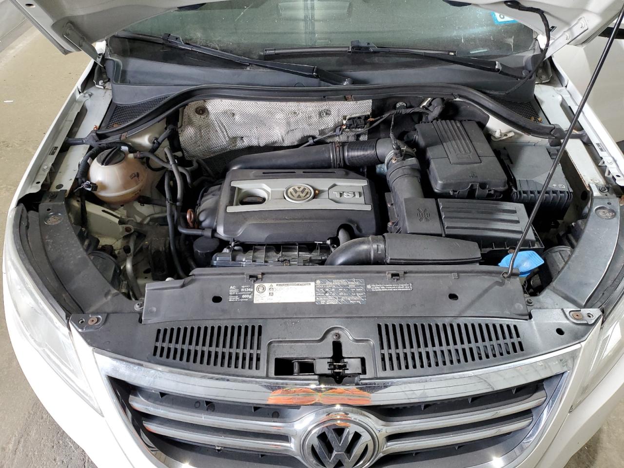 VOLKSWAGEN TIGUAN SE