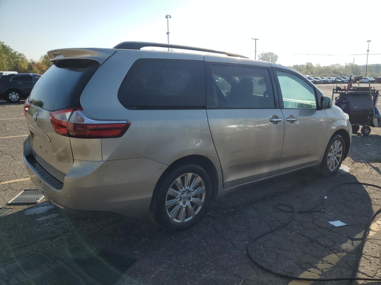 TOYOTA SIENNA XLE