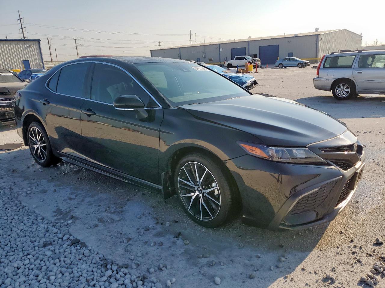 TOYOTA CAMRY SE NIGHT SHADE