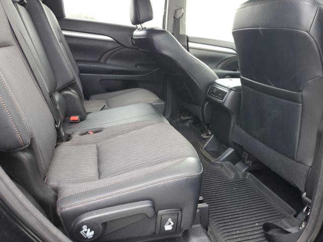 2018 TOYOTA HIGHLANDER LE 5TDBZRFH0JS870054