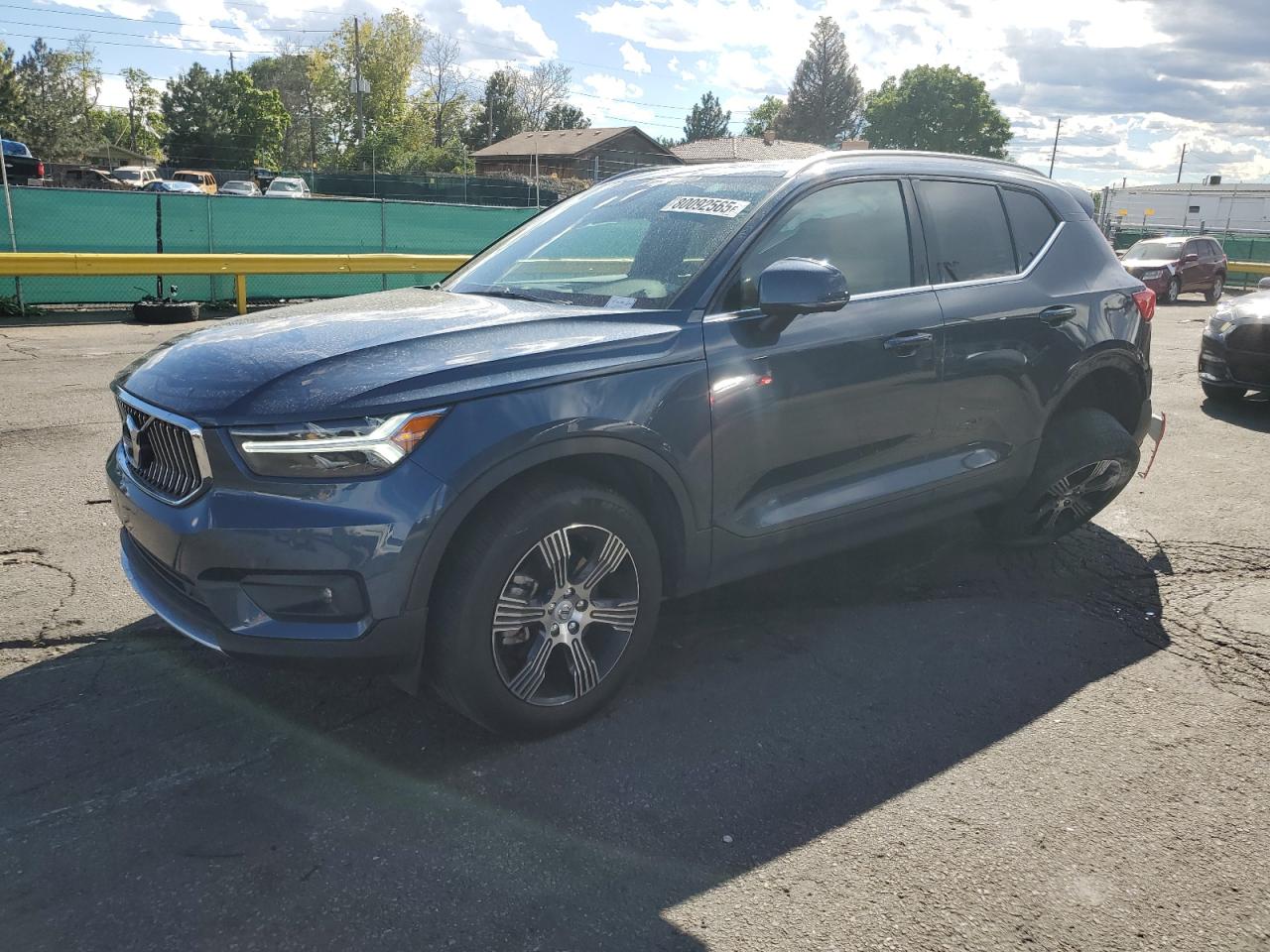 Lot #3317774074 2022 VOLVO XC40 T4 IN