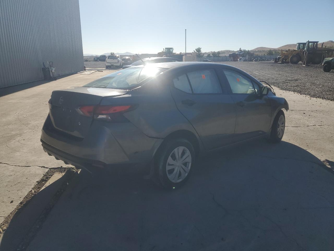 NISSAN VERSA S