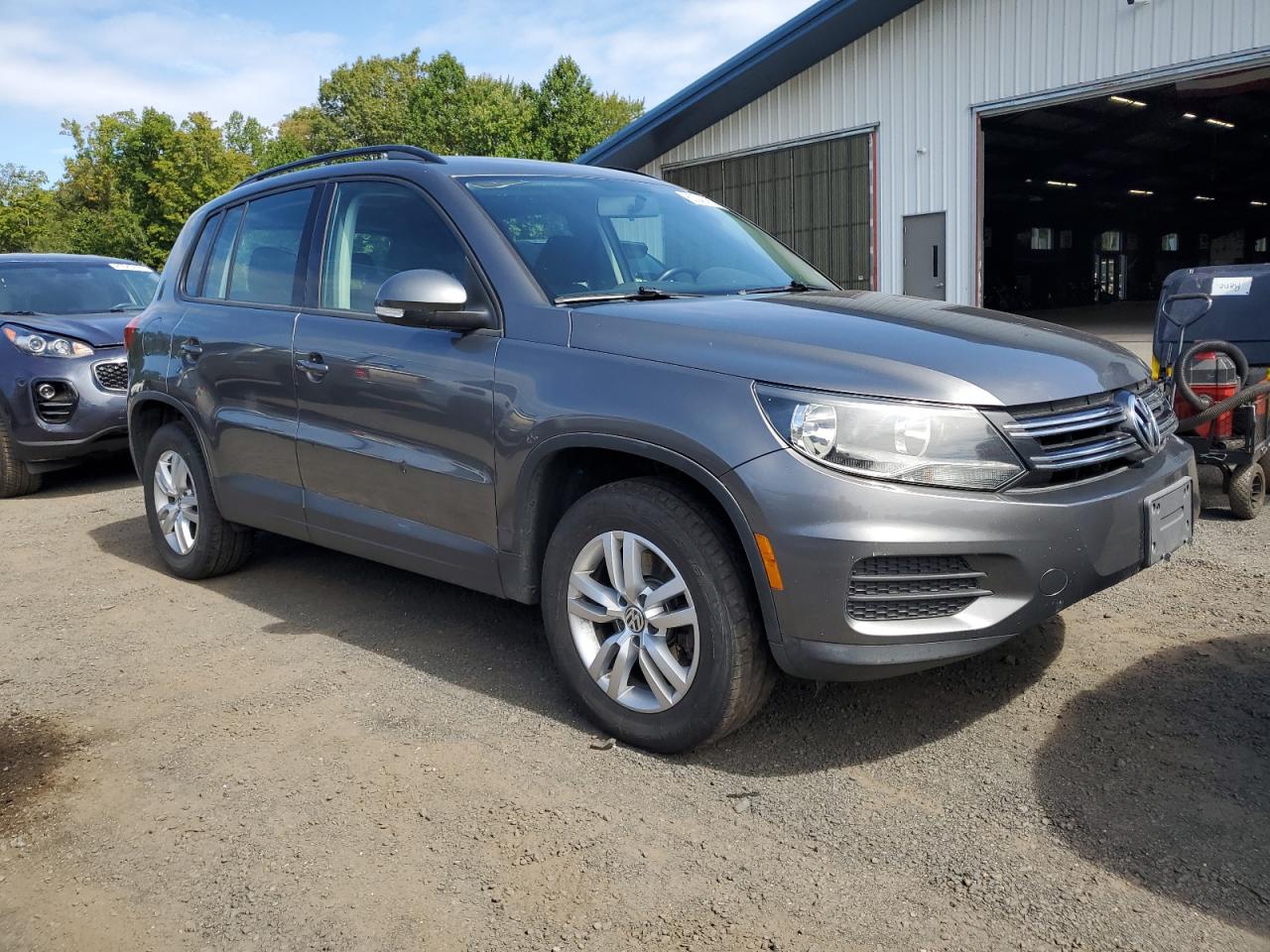 VOLKSWAGEN TIGUAN S