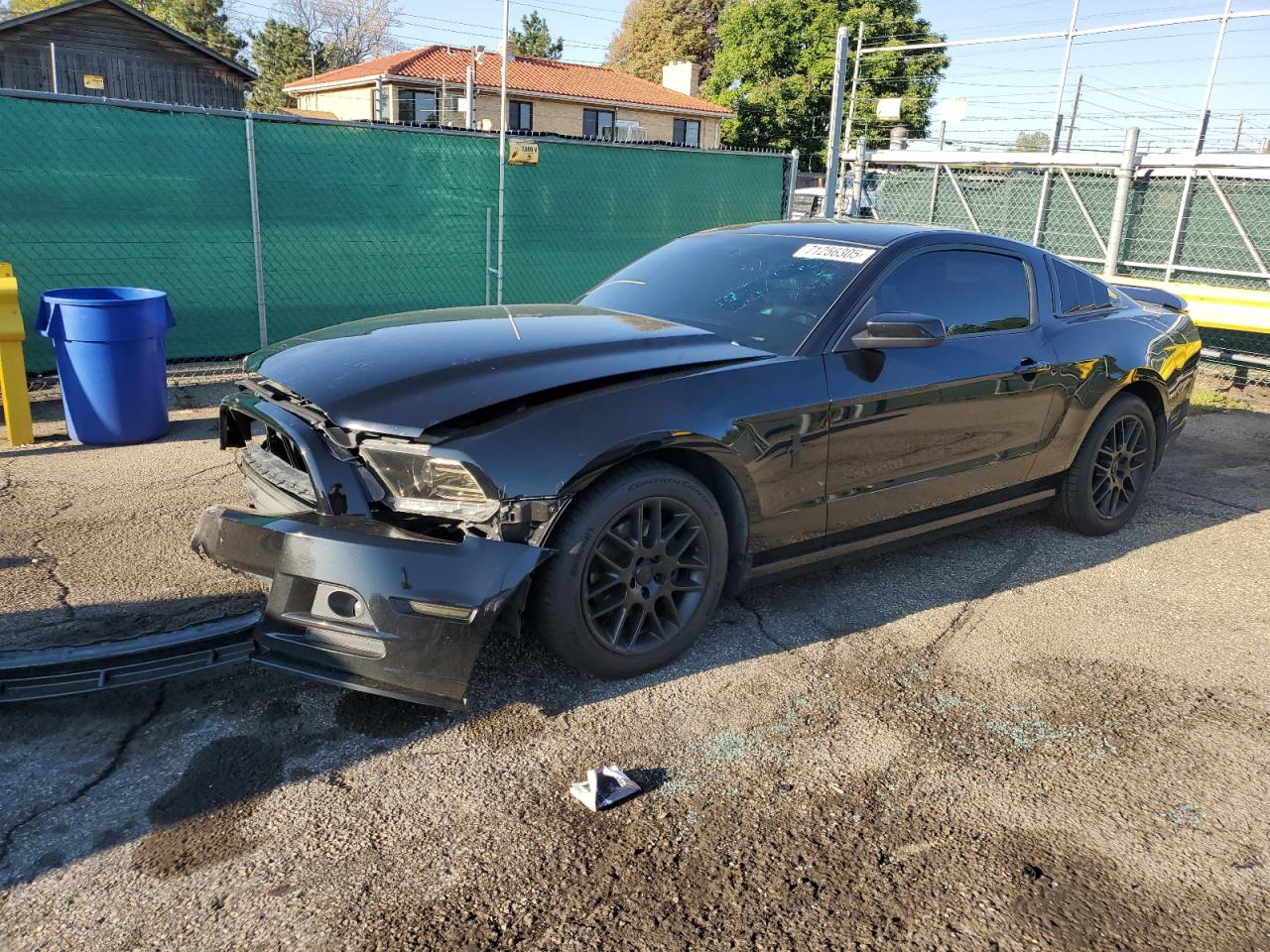 FORD MUSTANG