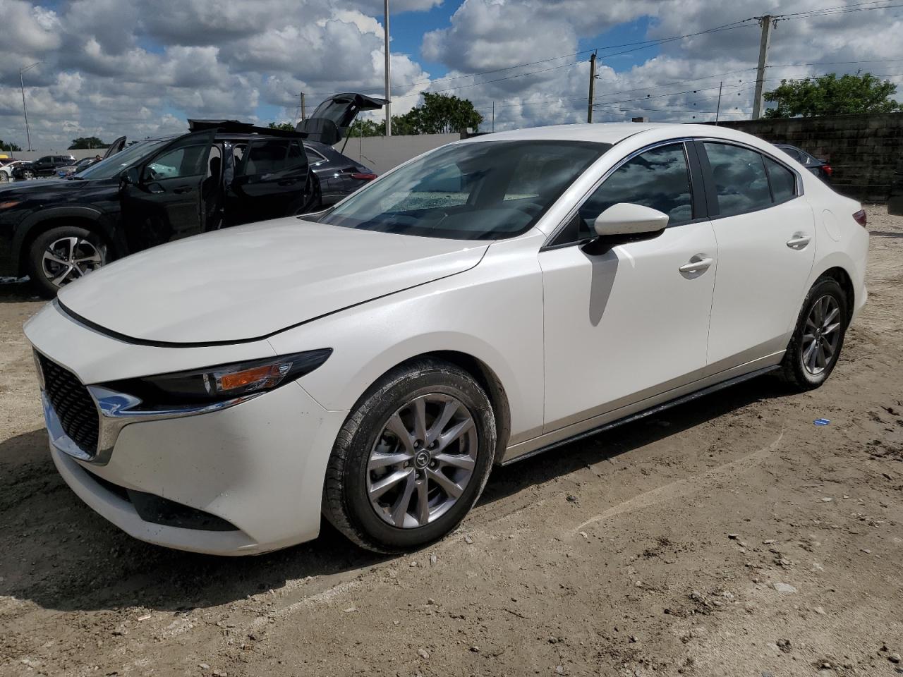 Lot #3317831232 2021 MAZDA 3