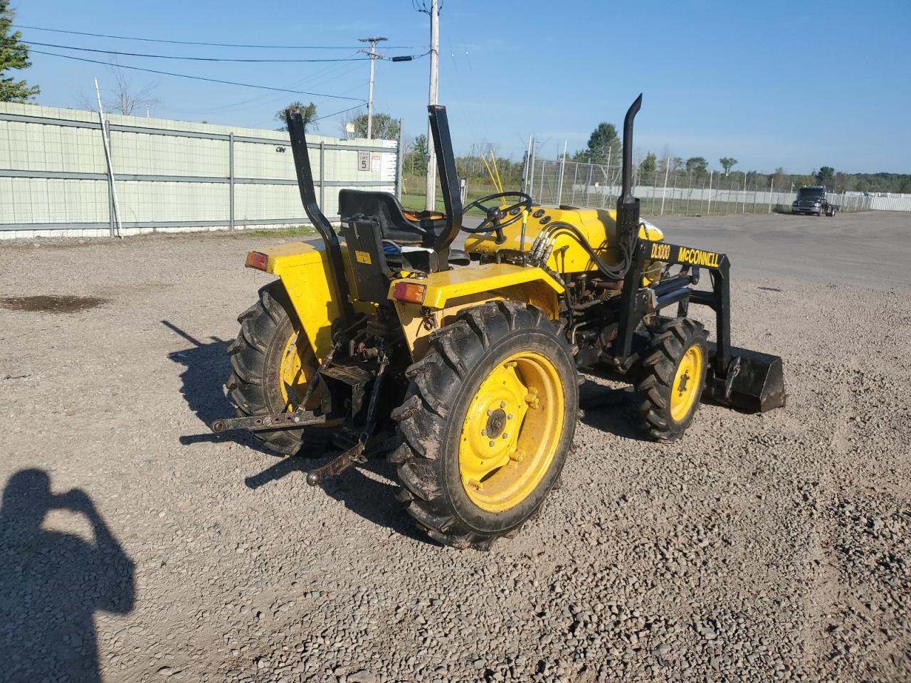 Lot #3304516533 2002 MCCO TRACTOR