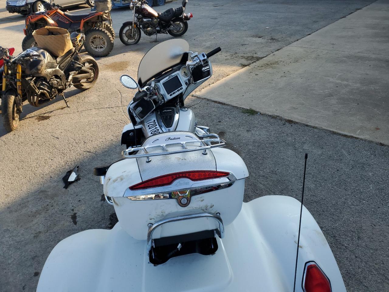 Lot #3301893416 2018 INDIAN MOTORCYCLE CO. ROADMASTER