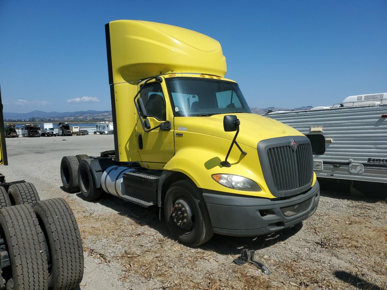 Lot #3241152765 2018 INTERNATIONAL RH613