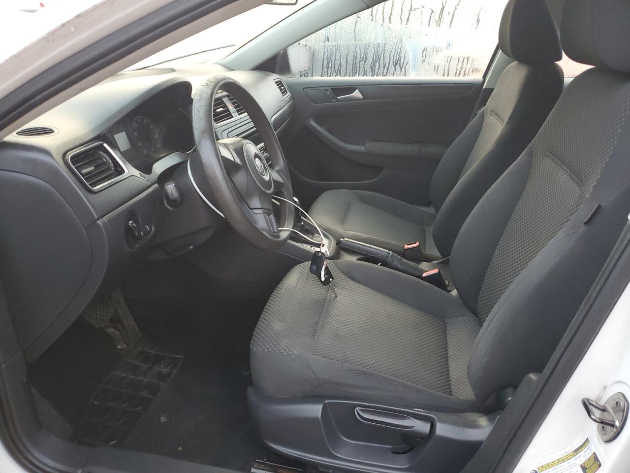 VOLKSWAGEN JETTA BASE