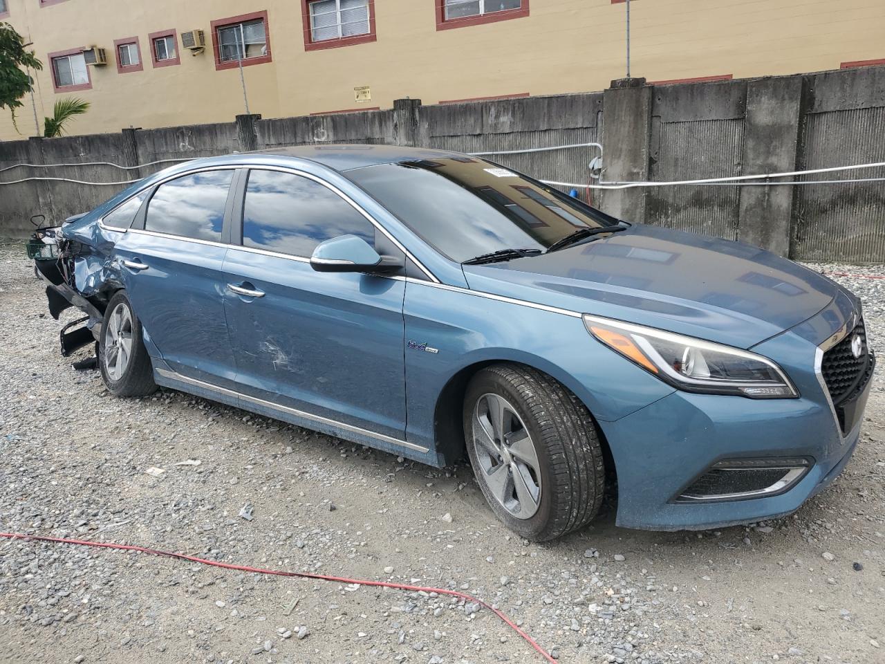 HYUNDAI SONATA HYBRID