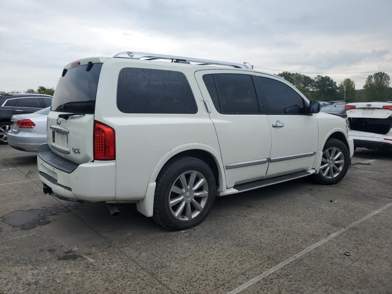 INFINITI QX56