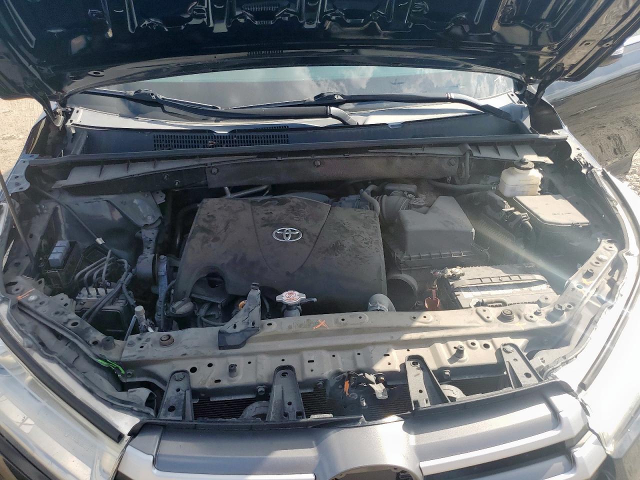 TOYOTA HIGHLANDER LE