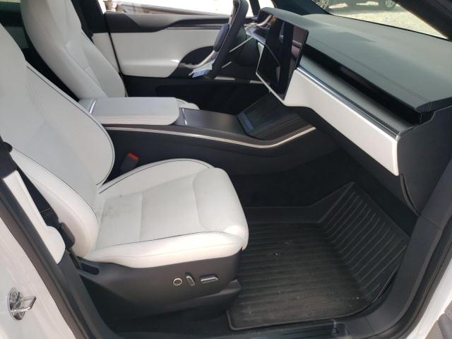 2024 TESLA MODEL X 7SAXCBE69RF451959