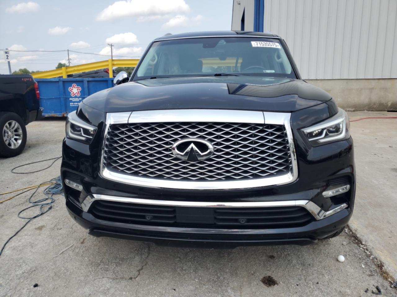 INFINITI QX80 BASE