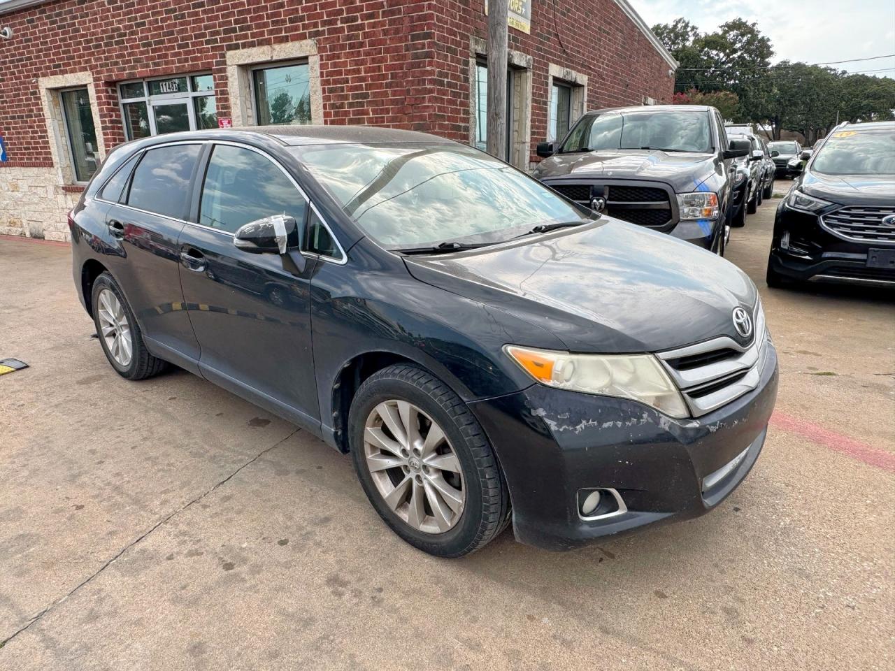 TOYOTA VENZA LE