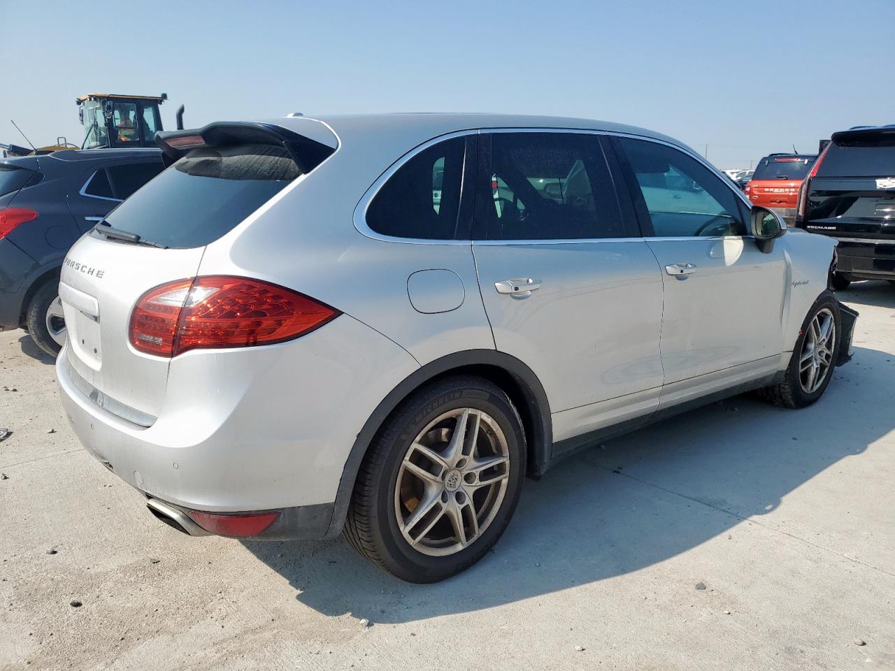 PORSCHE CAYENNE S HYBRID