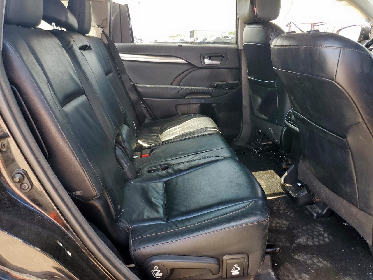 TOYOTA HIGHLANDER XLE